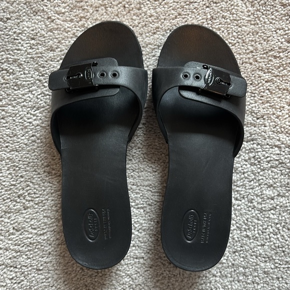 Dr. Scholl’s all black light weight clog sandals - Picture 2 of 7